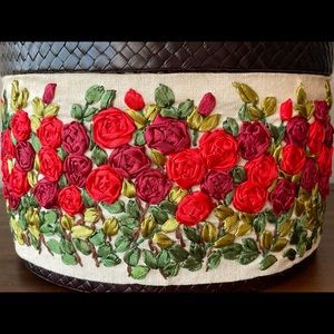 Silk embroidered red roses around box (large)